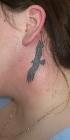 Модная тема для тату - силуэт птицы