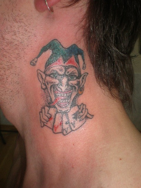 Джокер - татуировка на шее