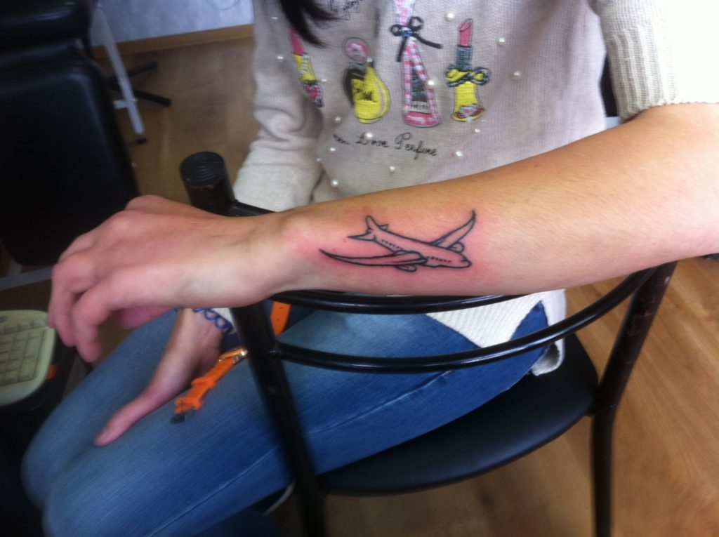 Татуировка "самолетик"