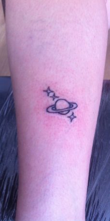 Татуировка на ноге